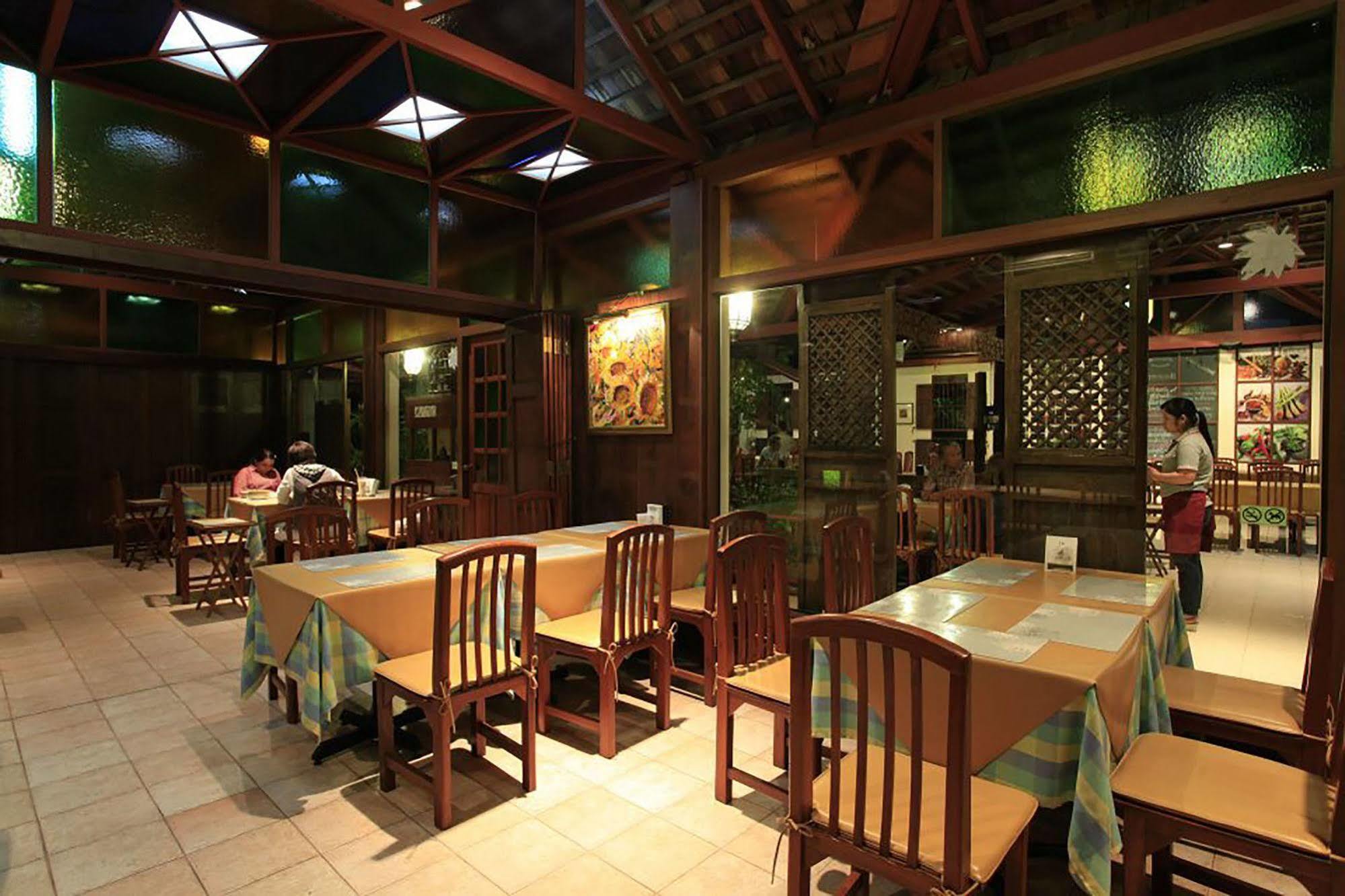 Vc@Suanpaak Boutique Hotel & Service Apartment Chiang Mai Buitenkant foto