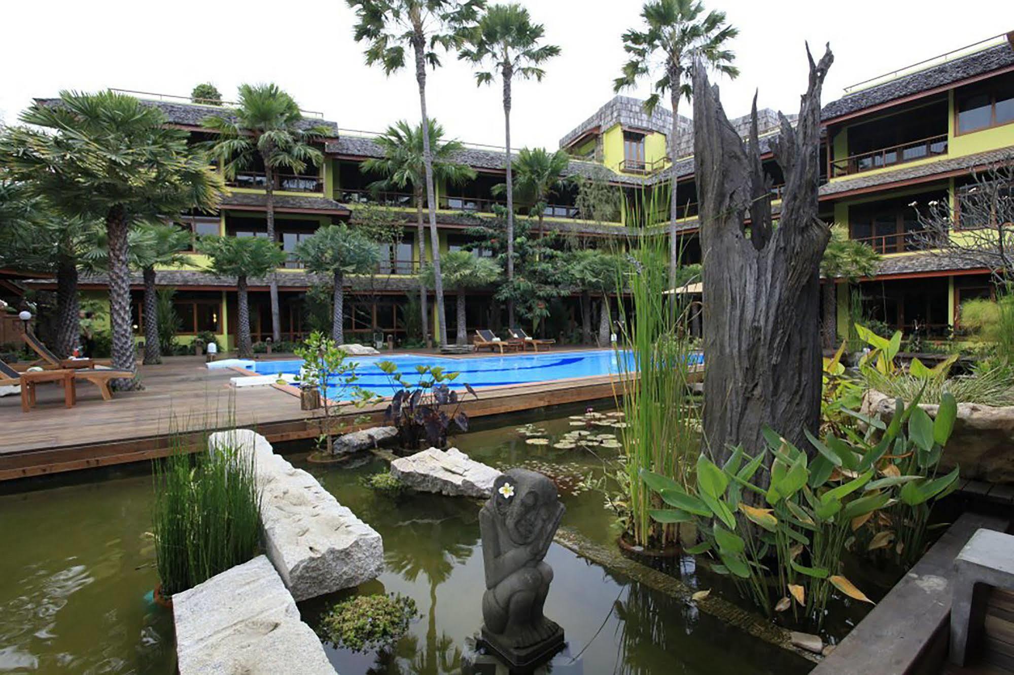 Vc@Suanpaak Boutique Hotel & Service Apartment Chiang Mai Buitenkant foto