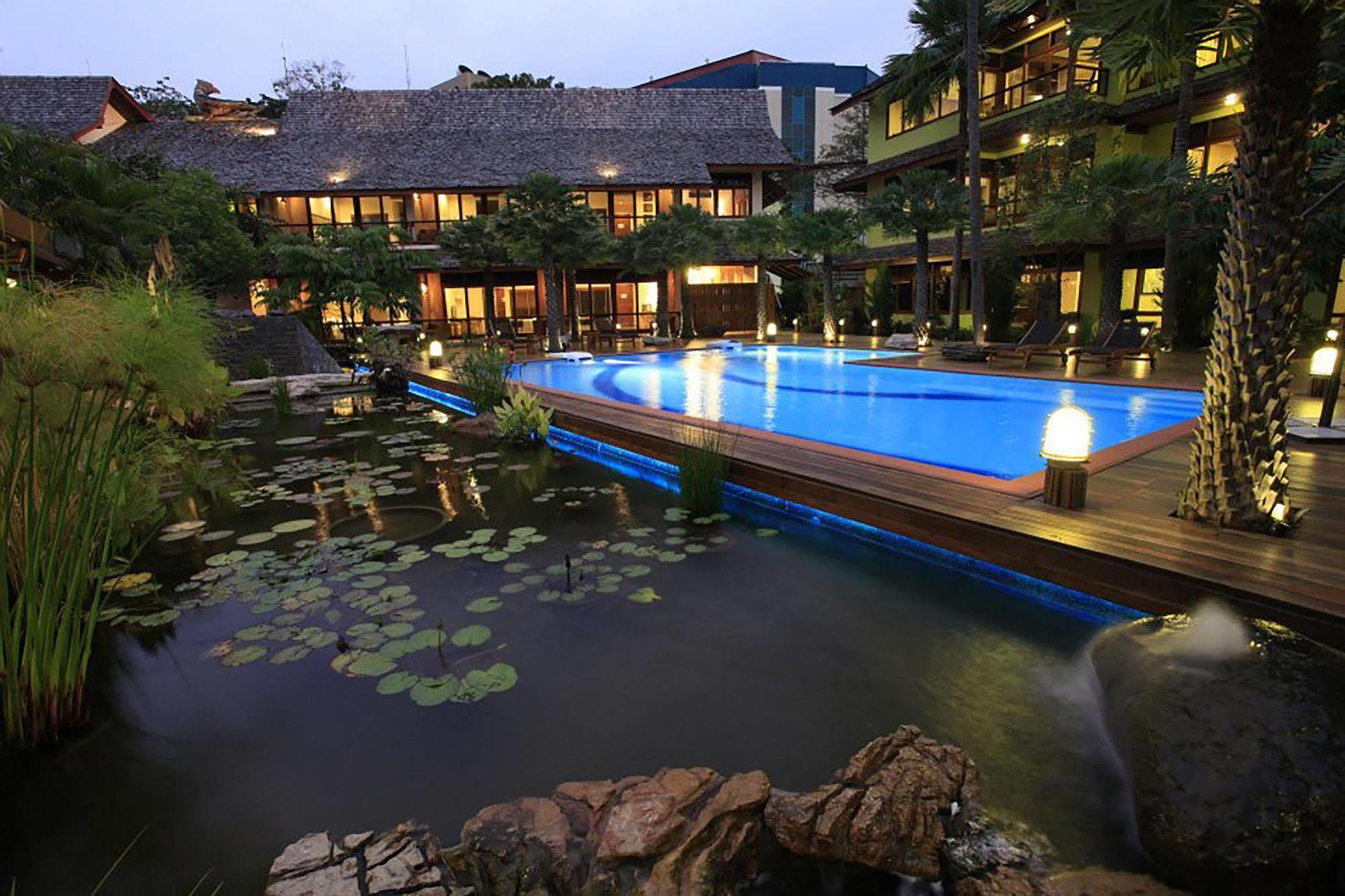Vc@Suanpaak Boutique Hotel & Service Apartment Chiang Mai Buitenkant foto